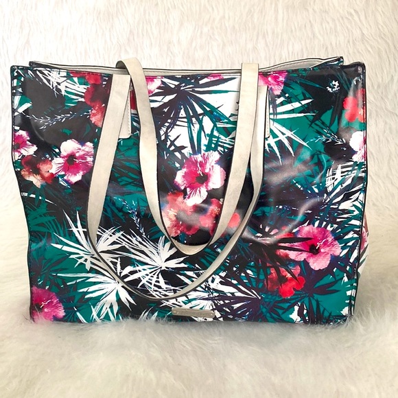 Steve Madden Handbags - Steve Madden Floral Tote Large